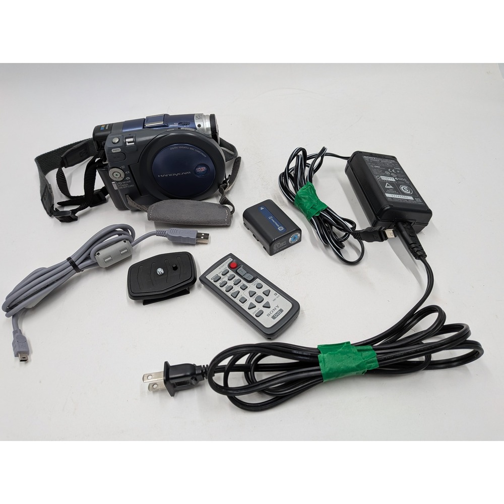Sony Handycam DCR-DVD101 Digital Video Camera Carl Zeiss NightShot Bundle